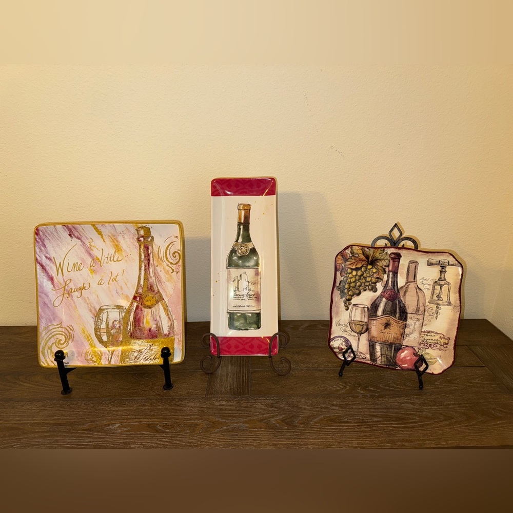 Wine-Themed Decorative Plates Set